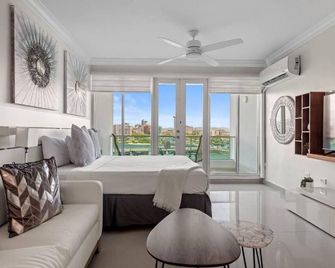 Ocean Breeze Resort With Lagoon View - 4 Guests - San Juan - Schlafzimmer