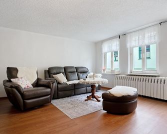 Ferienwohnung Stavenhagen - Stavenhagen
