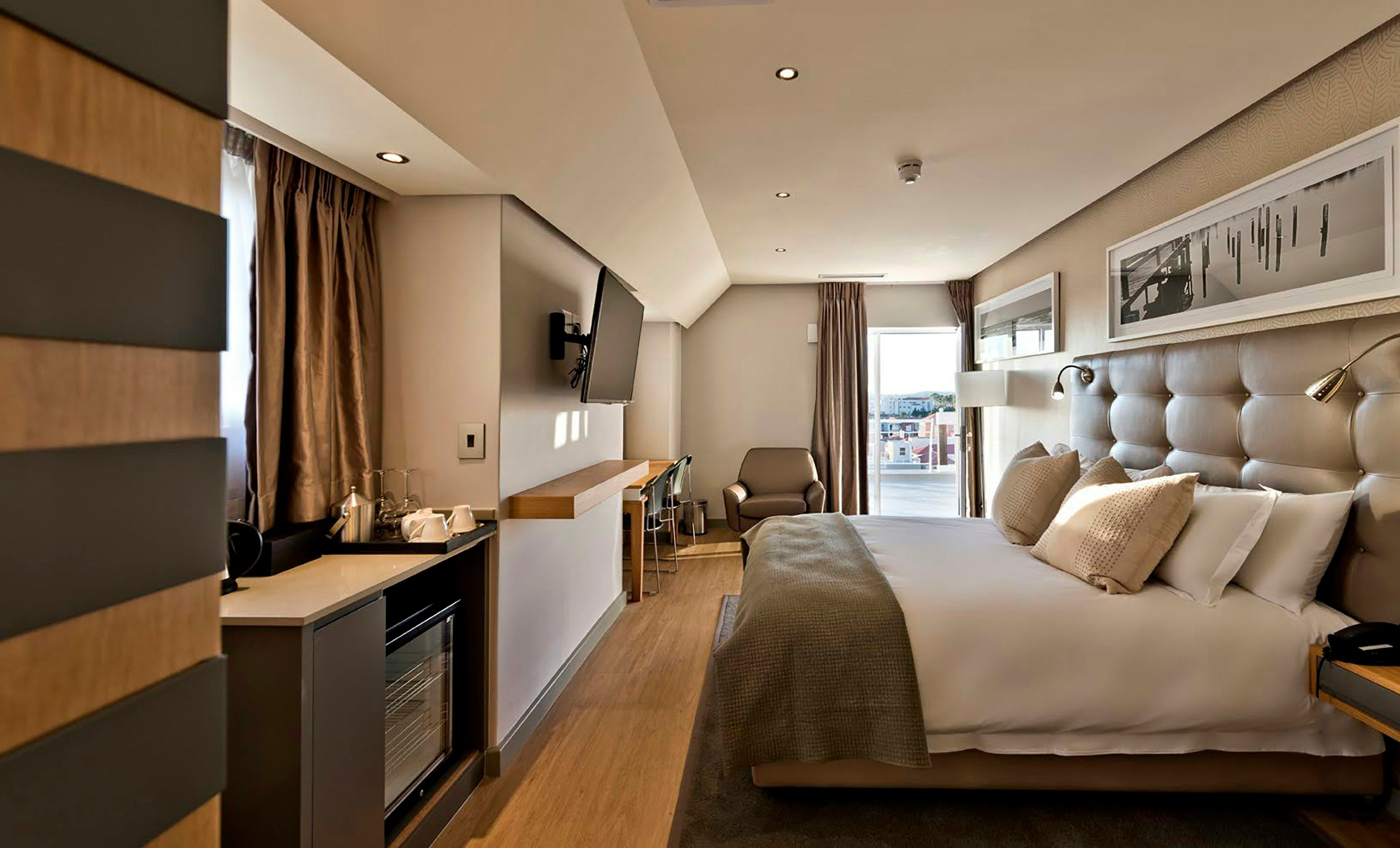 Krystal Beach Hotel - Gordon's Bay - Bedroom
