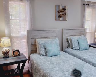 Comfortable Stay- Fully Stocked Home & Coffee Bar- All Essentials Provided - Port Richey