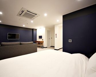 Damyang Unknown Hotel (Hotel Unknown) - Damyang - Habitación