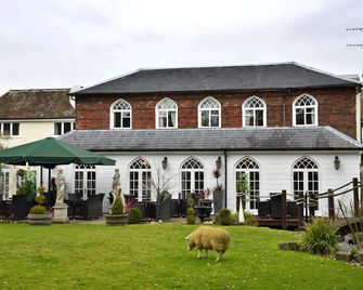 Angmering Manor - Littlehampton - Budova