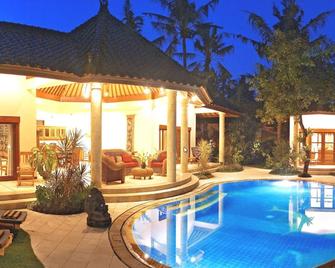 Bali Emerald Villas - Denpasar - Pool