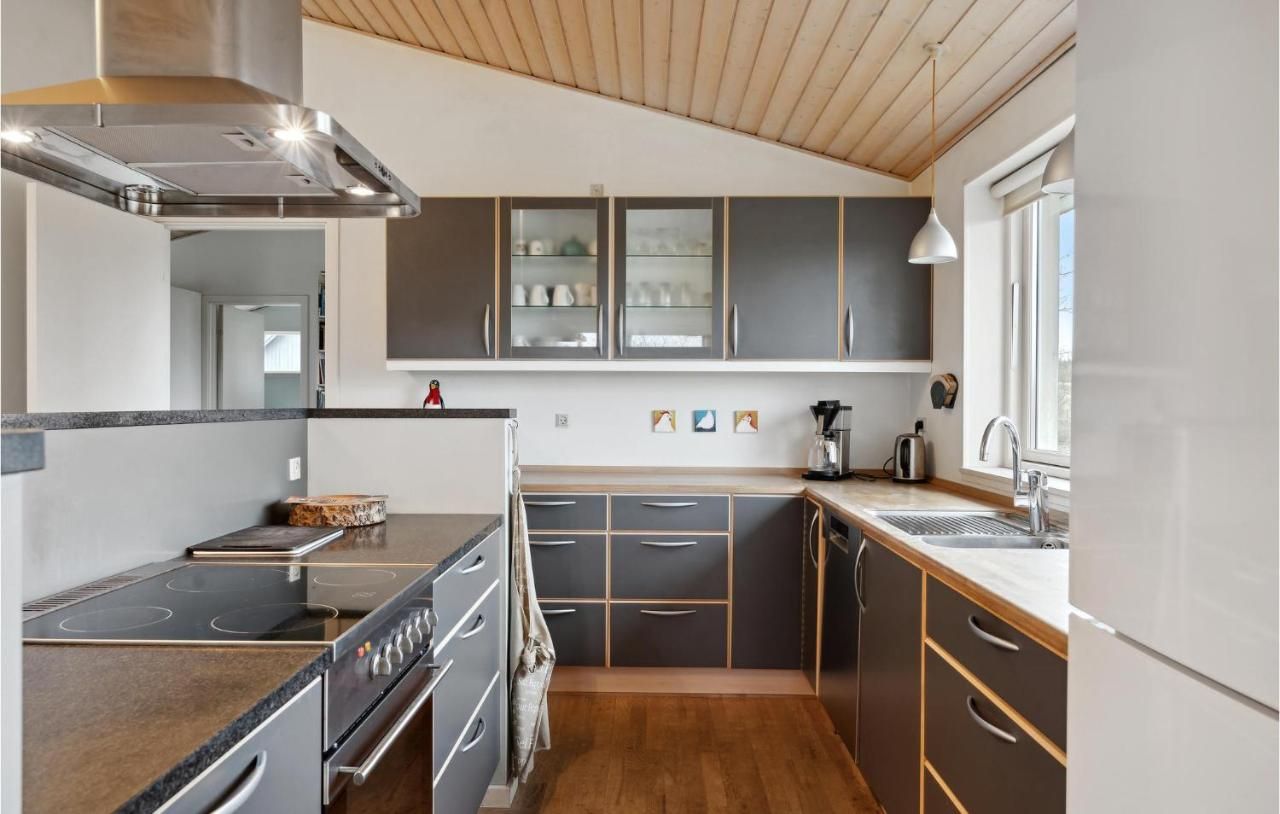 2 Bedroom Awesome Home In Give – Brande