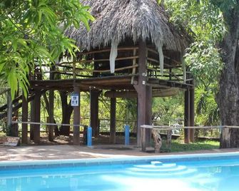 Atlakamani Surfing Resort - El Cuco