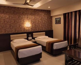 Hotel Deepam - Tiruchirappalli - Bedroom