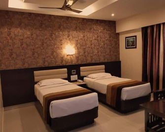 Hotel Deepam - Tiruchirappalli - Bedroom