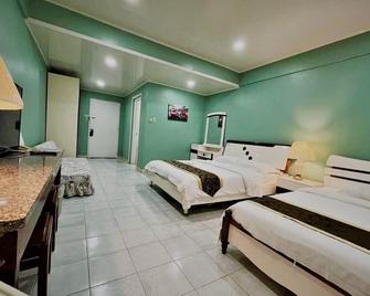 Beach Garden Hotel - Garapan - Habitación