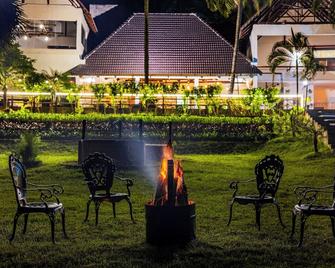 Sterling Palavelli Godavari - Pālakollu - Patio