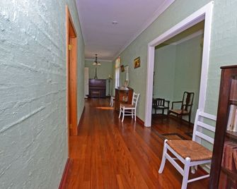 Greengate Bed And Breakfast - Robertson - Hallway