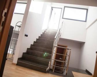 Comfortable house with private pool and barbecue for 12 people - Balaguer - Сходи