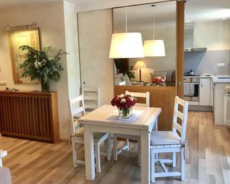 Apartaments Boutique la Torreta del Llac - Puigcerdà - Dining room