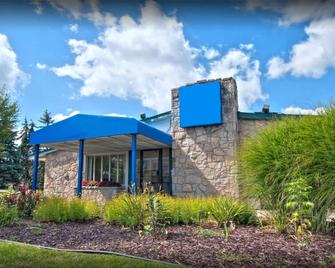 Travelodge by Wyndham Lansing - Lansing - Bygning