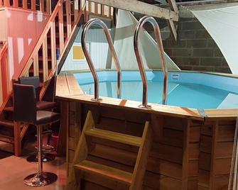 Premium 5 Star Rentals - Pluméliau - Piscina