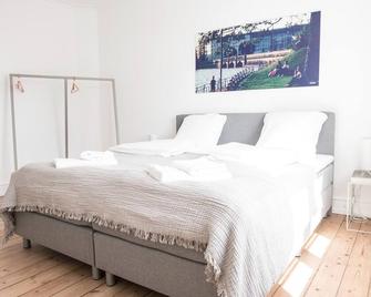 Beautiful 2-bed with large balcony - Copenhagen - Bedroom