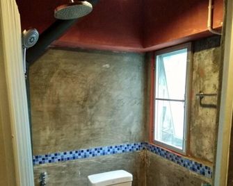 The 25 Hostel - Hat Yai - Baño