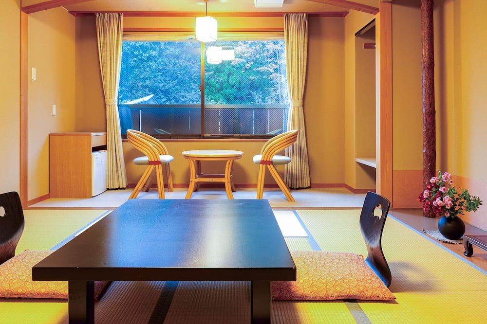 Bergtour Marukita - האקובה - חדר אוכל