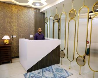 Hotel Lyf Suites - Bahadurgarh - Bahādurgarh - Front desk