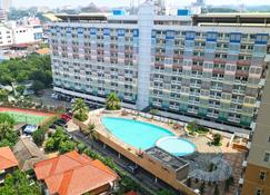 Dewi Depok Apartment Margonda Residence 2 - Depok - Pool