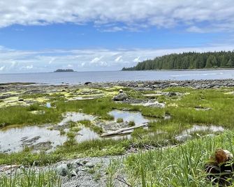 So Damn Lucky Glamping - Ucluelet