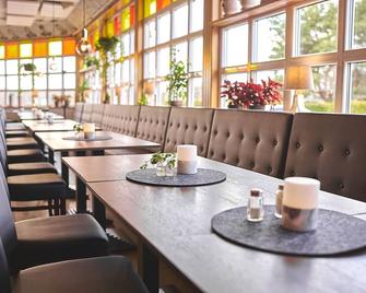 Björkbackens Karaktärshotell - Vimmerby - Restaurante