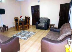O2 Apartments - Ibadan - Living room