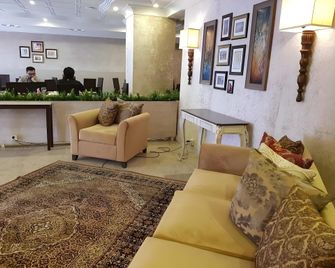 Hotel One Mall Road Murree - Murree - Lobby