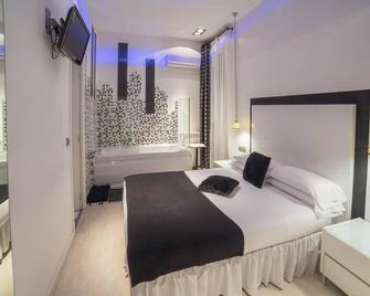 Hostal Santo Domingo - Madrid - Bedroom