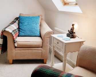 Charming Irish Country Cottage - Galway - Living room
