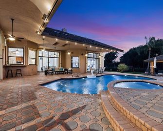 Grand 6br Plantation Estate W/ Tennis & Pool - Sunrise - Pool