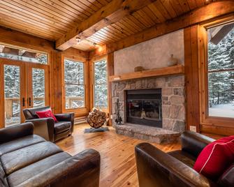 RCNT Chalets - Lac-Supérieur - Wohnzimmer