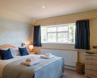 Fox And Hounds Llancarfan - Barry - Bedroom