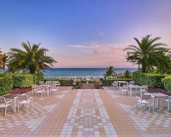 Mayfair Palm Beach Resort - Gopālpur - Patio