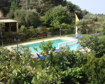 Pension Skala - Agios Mattheos - Pool