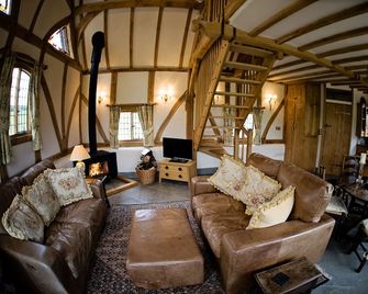 Ebony Cottage is an Escape from the Outside World. - Leominster - Living room