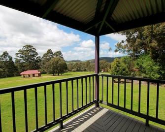 Cabins nestled in 170 acres of old growth forest near the Valley of the Giants. - Walpole - Balcón