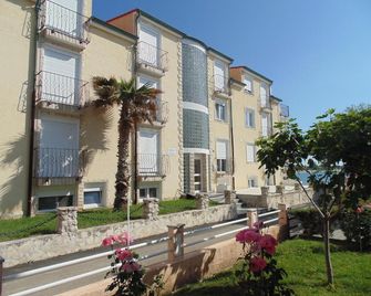 Hotel Beni - 브르시 - 건물