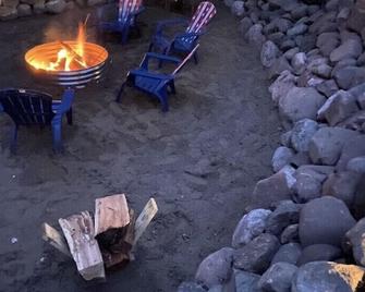 1000 a week in August. Vrbo service fees included! plus damage deposit - Brooklyn - Restaurante