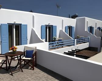 سورميلي جاردن - ميكونوس - شرفة