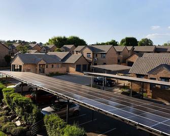 Kyalami Creek - Midrand - Building