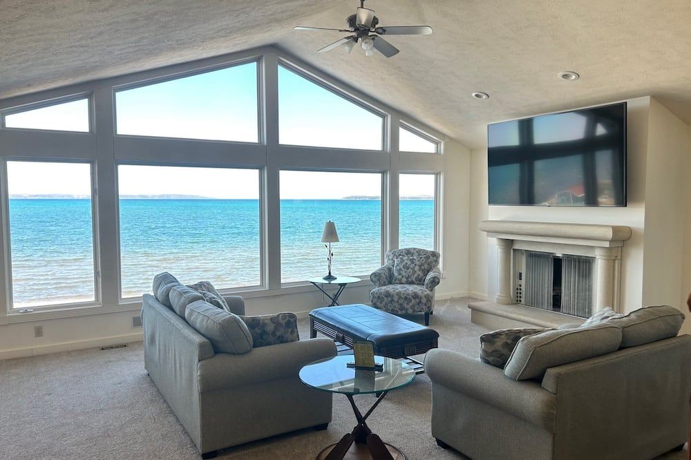The Beach Haus - Traverse City - Traverse City - Wohnzimmer