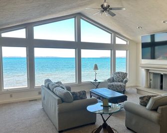 The Beach Haus - Traverse City - Traverse City - Wohnzimmer