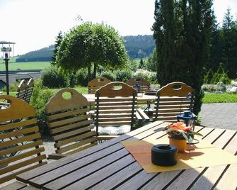 Hotel Berghof - Willingen - Pátio