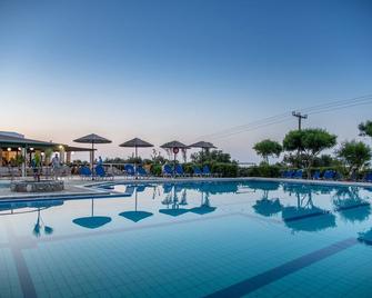 Semiramis Village - Hersonissos - Piscina