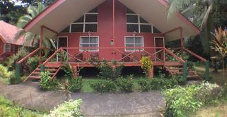 Caribbean Paradise Eco-Lodge - Tortuguero - Gebäude