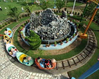 Aapno Ghar Resort - Gurugram