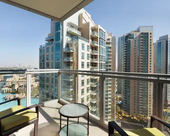 رامادا باي ويندام داونتاون دبي - دبي - شرفة