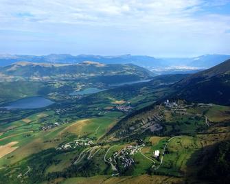 self catering holiday rental near Grenoble - La Mure - Vista del exterior