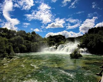 Studio Apartment Skatula - Skradin