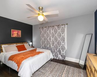 3br Queen Chateau - Pets & Fenced Yard & Sleeps 9 - Charlotte - Kamar Tidur